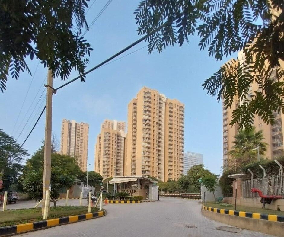 2BHK flat for Rent in Pioneer Park, Sector 61 Gurgaon